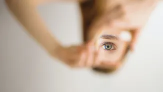 Lire la suite à propos de l’article Touching at a distance: the elaboration of communicative functions from the perspective of the interactants.